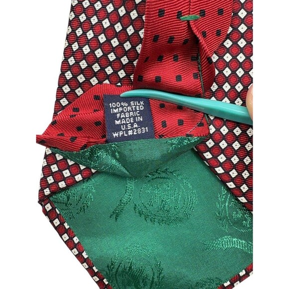 VTG Tommy Hilfiger Made in USA 100% Silk Red Geometric Microprint Tie - Picture 2 of 6